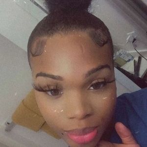 Meet your Posher, Riah